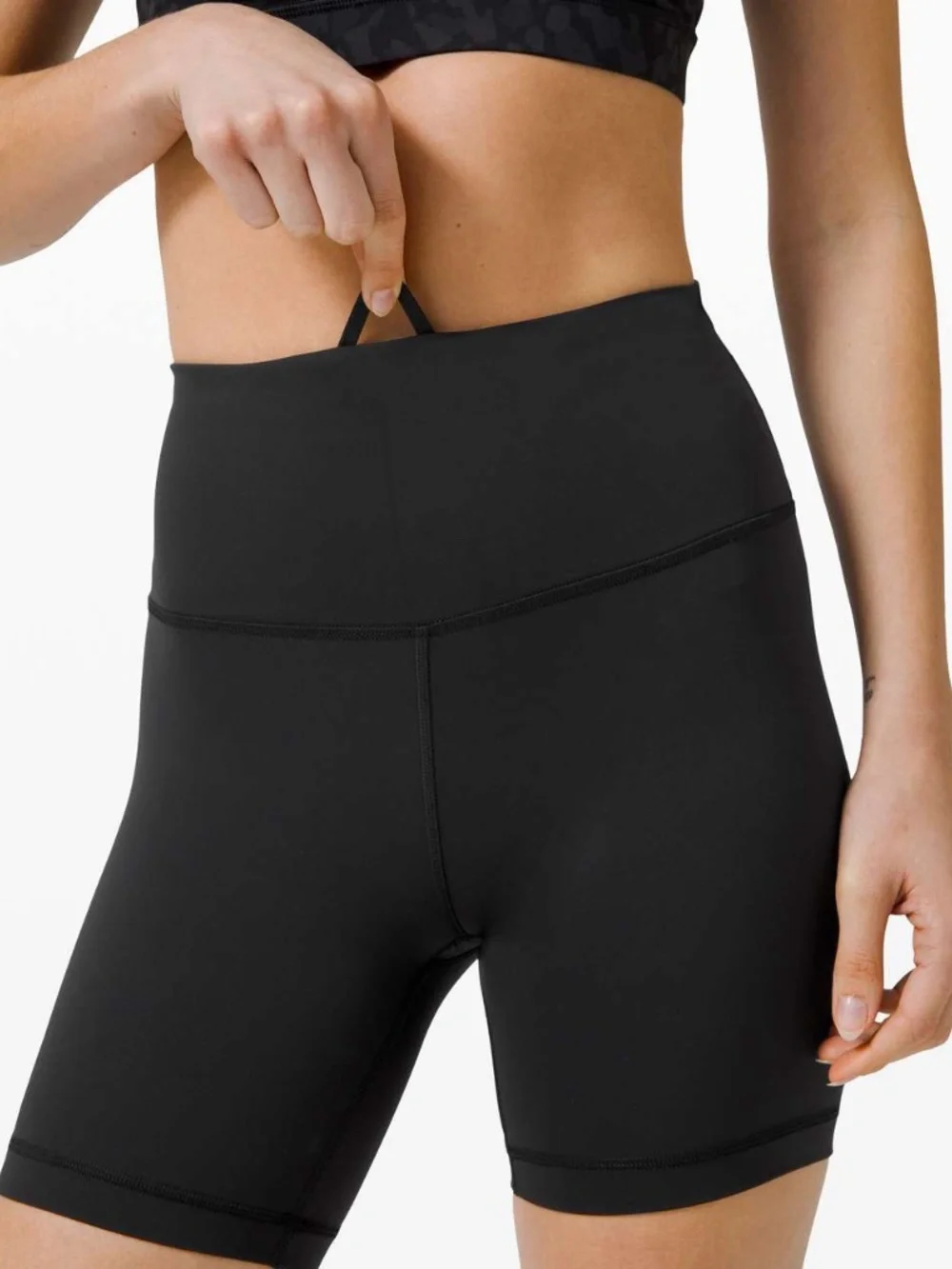 Lululemon Wunder Train High-Rise Short 6" Black, size 2 - Picture 2 of 7